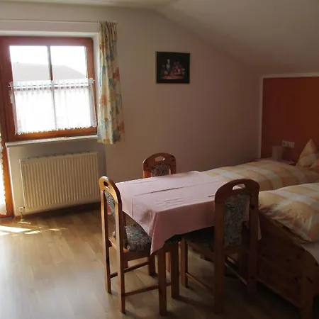Fuer Zwei Erwachsene Und Ein Kind Mit Balkon - B57048 Апартаменты